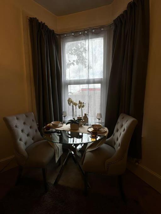 Entire 1Bed Stratford Westfield Apartment London Bagian luar foto