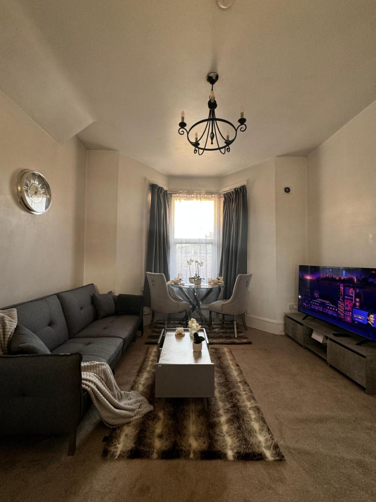 Entire 1Bed Stratford Westfield Apartment London Bagian luar foto